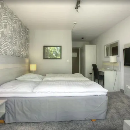 Des Nordens Flensburg Wellness & מלון