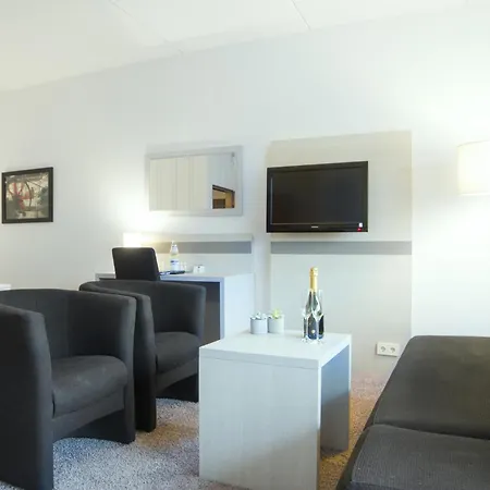 Des Nordens Flensburg Wellness & מלון 4*