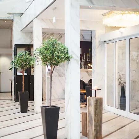 Des Nordens Flensburg Wellness & מלון קרוסה