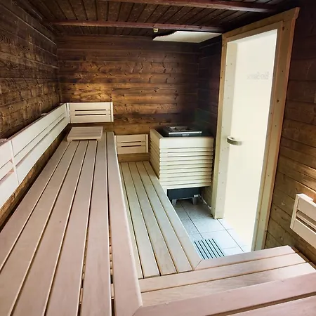 Des Nordens Flensburg Wellness & מלון