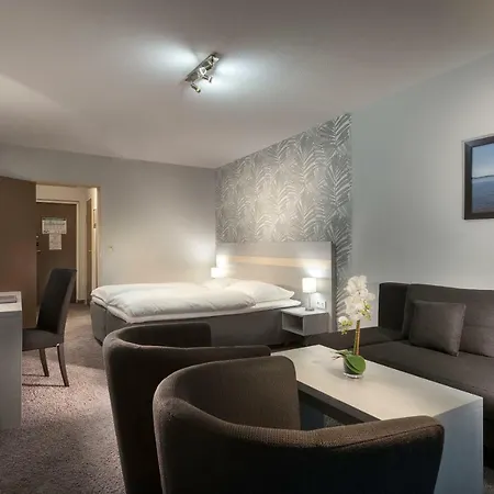 Des Nordens Flensburg Wellness & 4* Kruså