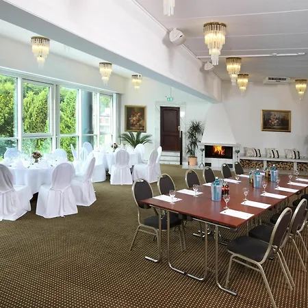 Des Nordens Flensburg Wellness & 4* Kruså